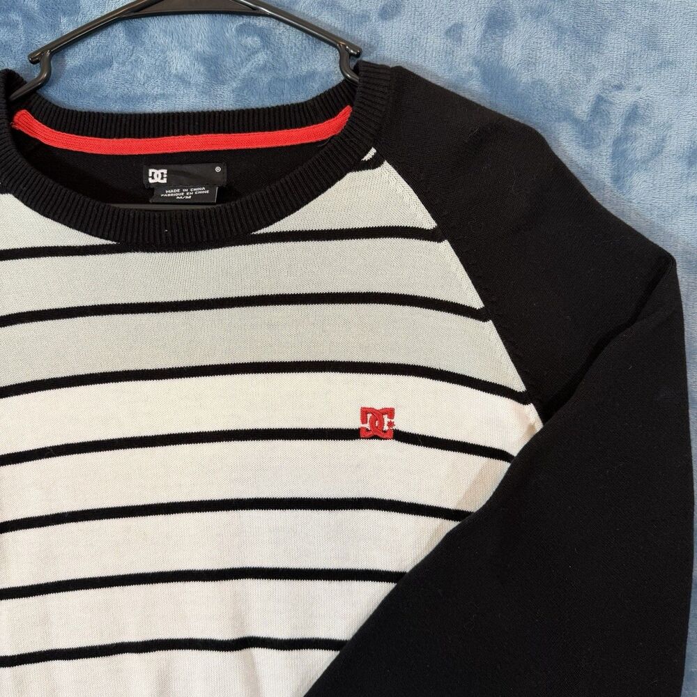 DC Shoes Vintage Striped Knit Sweater Mens Medium M Black White Red Skater Y2K